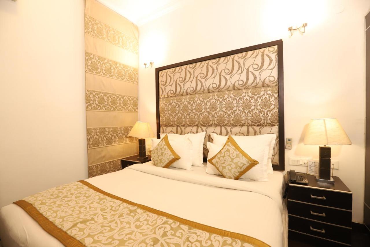 Hotel Capitol Hills - Greater Kailash Delhi Yeni Delhi Dış mekan fotoğraf