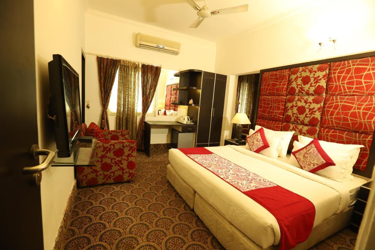 Hotel Capitol Hills - Greater Kailash Delhi Yeni Delhi Dış mekan fotoğraf