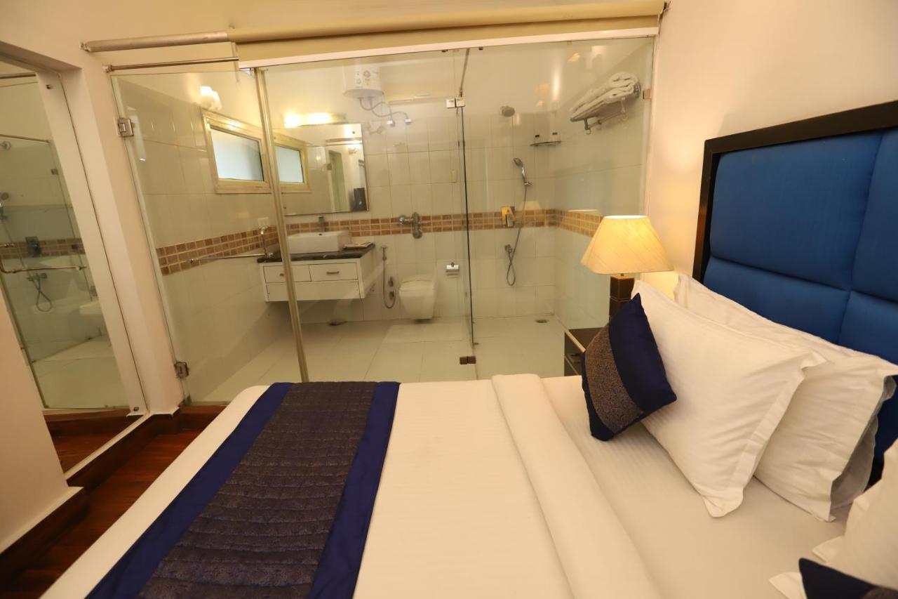 Hotel Capitol Hills - Greater Kailash Delhi Yeni Delhi Dış mekan fotoğraf