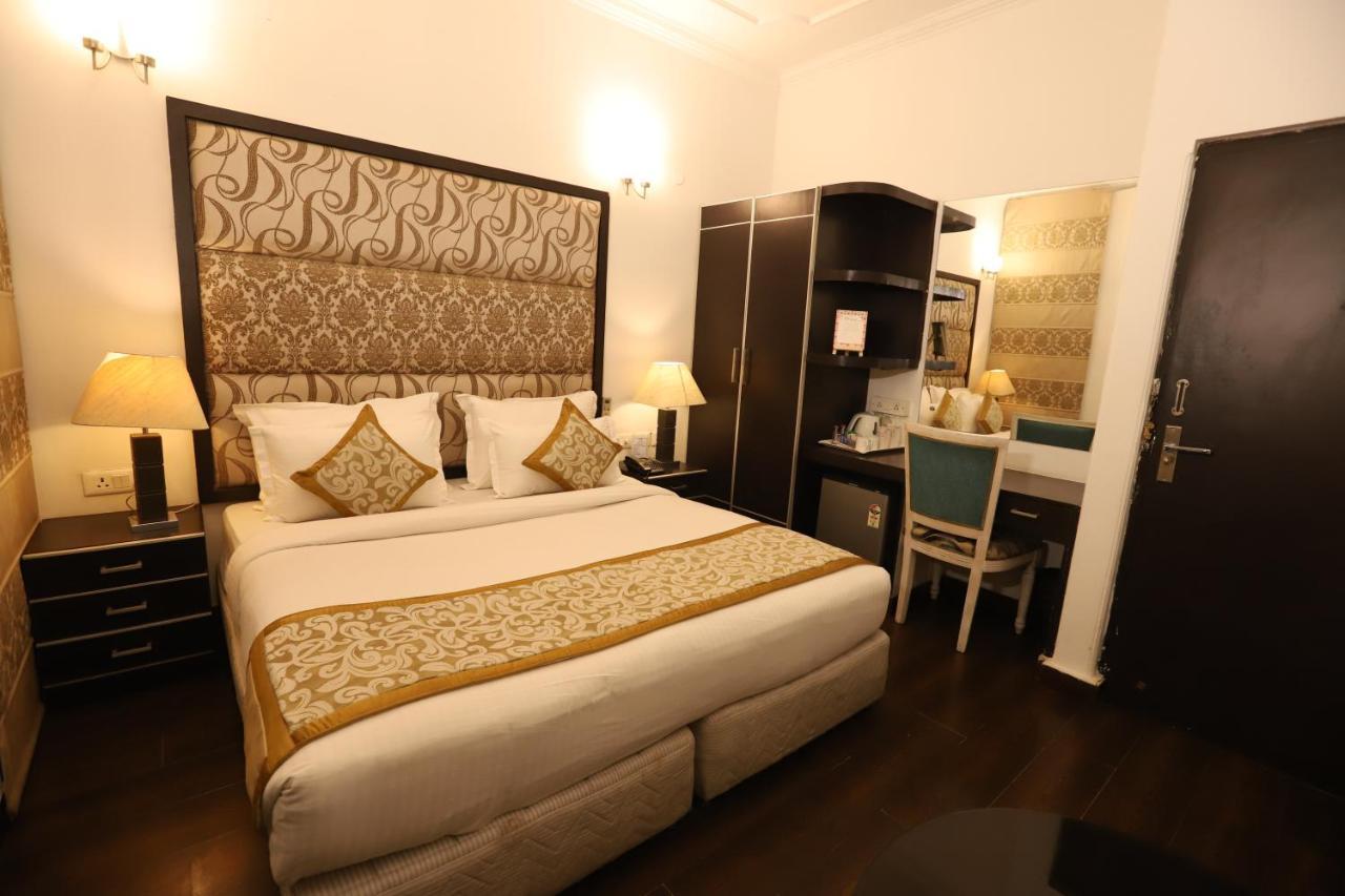 Hotel Capitol Hills - Greater Kailash Delhi Yeni Delhi Dış mekan fotoğraf