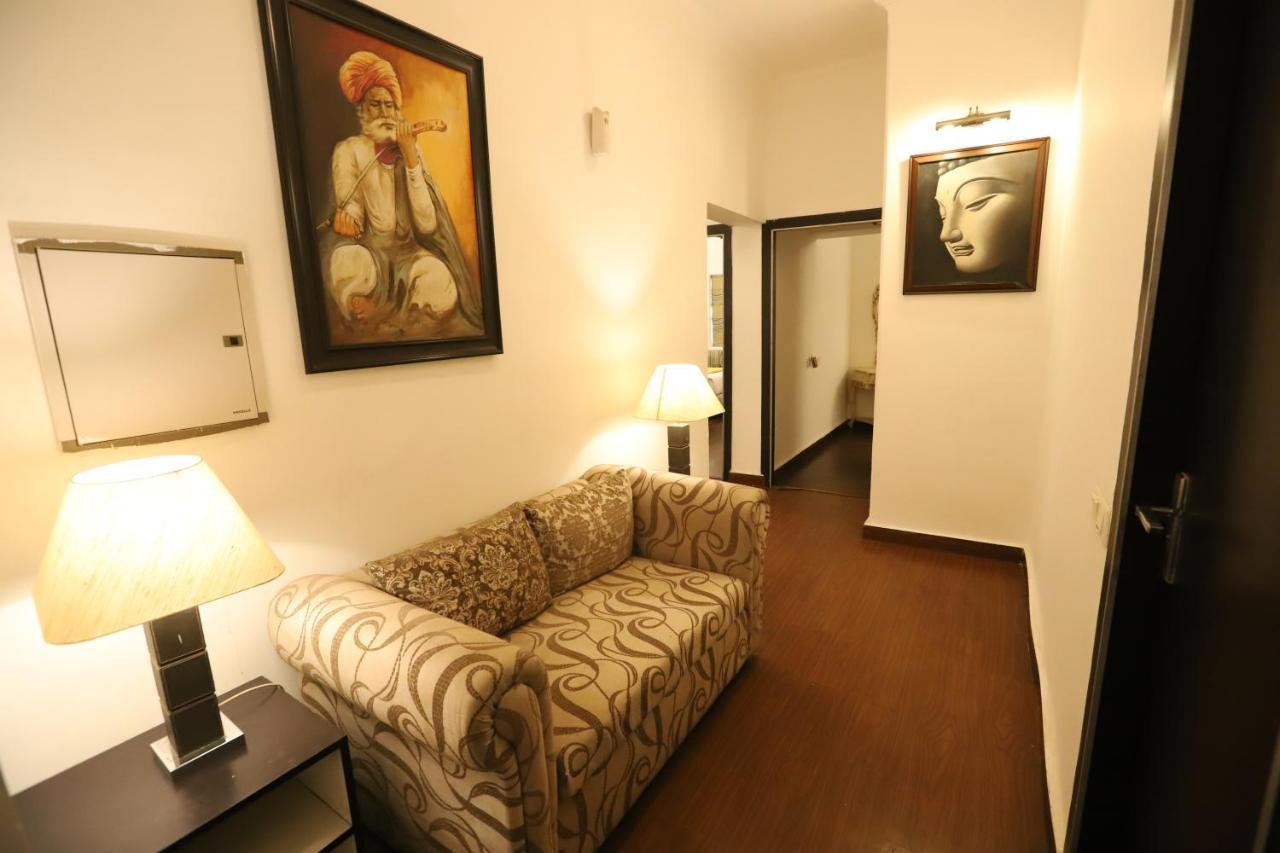 Hotel Capitol Hills - Greater Kailash Delhi Yeni Delhi Dış mekan fotoğraf