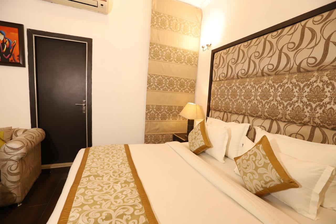 Hotel Capitol Hills - Greater Kailash Delhi Yeni Delhi Dış mekan fotoğraf