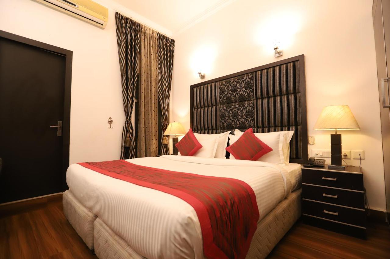 Hotel Capitol Hills - Greater Kailash Delhi Yeni Delhi Dış mekan fotoğraf