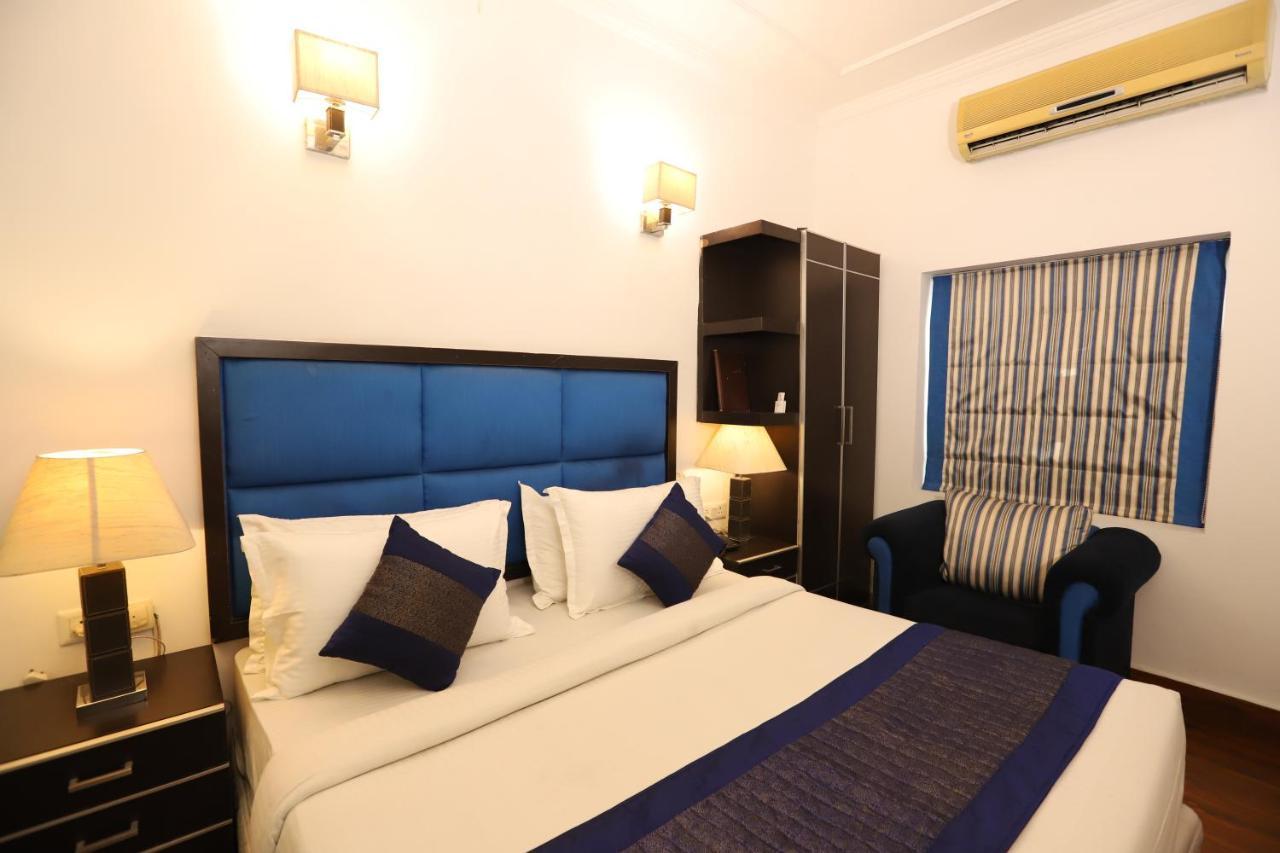 Hotel Capitol Hills - Greater Kailash Delhi Yeni Delhi Dış mekan fotoğraf