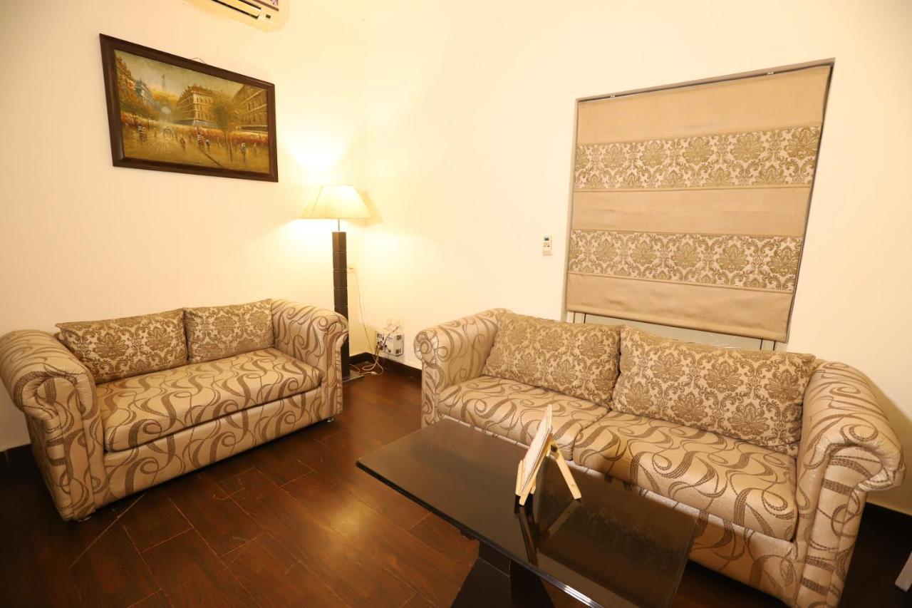 Hotel Capitol Hills - Greater Kailash Delhi Yeni Delhi Dış mekan fotoğraf