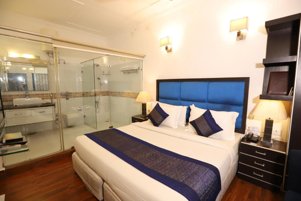 Hotel Capitol Hills - Greater Kailash Delhi Yeni Delhi Dış mekan fotoğraf