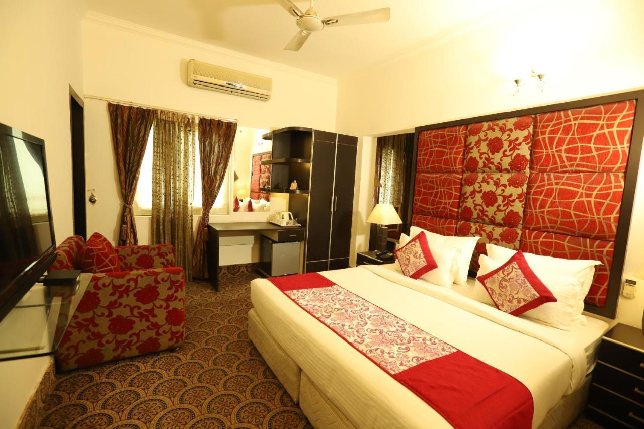 Hotel Capitol Hills - Greater Kailash Delhi Yeni Delhi Dış mekan fotoğraf